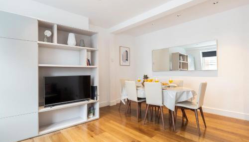 BnBNova - 2BR 2BA - The Heart of Soho - Photo 2