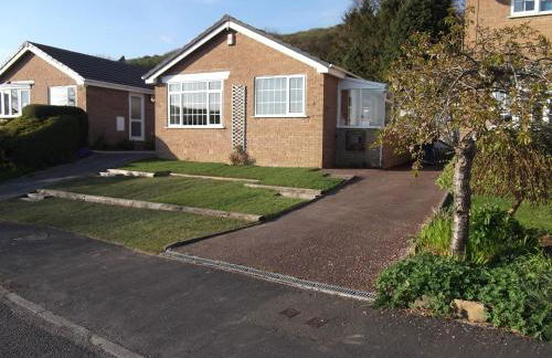 Hall Dale View near Matlock & Peak District - Photo 2