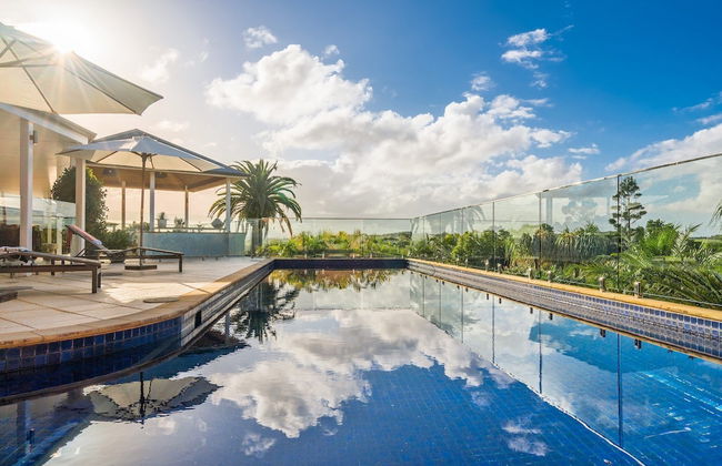 Your Luxury Escape - White Wood - Photo 17