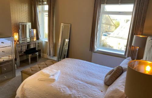 Honeybee Cottage, with a log fire & a hot tub. - Foto 37