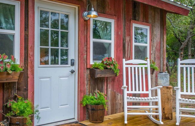 Cozy Cabin Little Red Hen 12 min to Magnolia - Foto 1