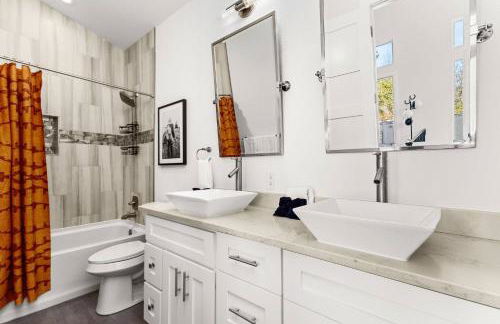 SoCo Cowgirl: Pool, Putt, Karaoke, Spa, 2mi to DT - Foto 58