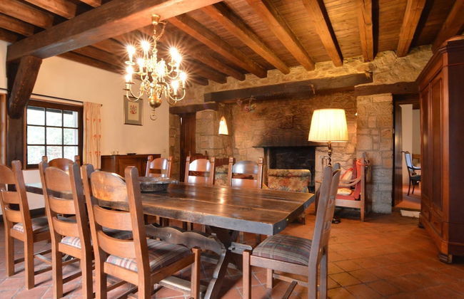 Large Hunting Lodge With Enormous Beautiful Garden - Photo 19