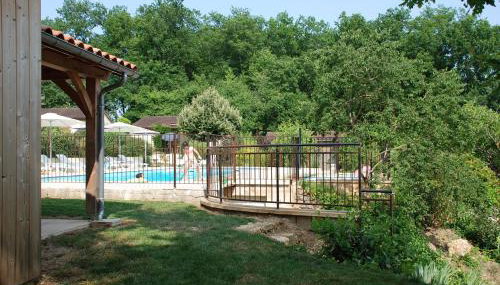 Village de Gîtes Le Châtenet - Foto 5, Garden