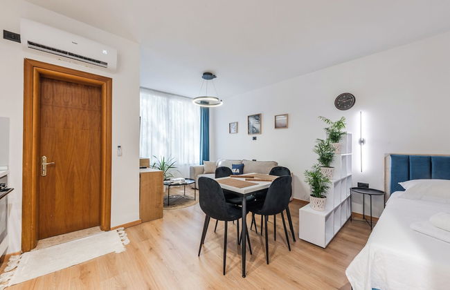 Coastal Pines Studio - Photo 9