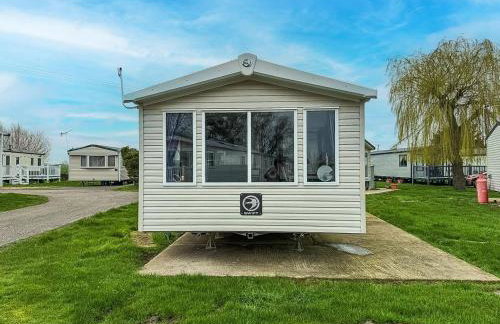 Lovely 8 Berth Caravan In Essex, At Steeple Bay Holiday Park Ref 36059A - Foto 8