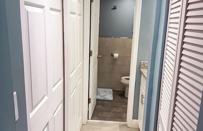 NEW Stunning Beachfront Condo at the Coral Beach - Foto 19