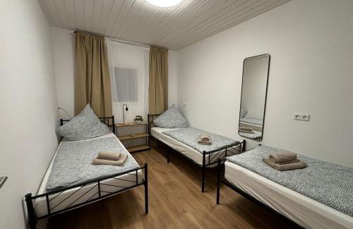 90qm - 5 Zimmer - Parkplatz - Autobahn - blauen See - Foto 15