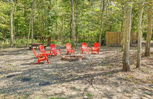 Walk to School House Winery Home with Deck! - Foto 36