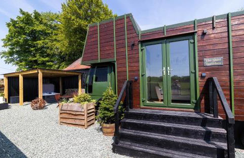 The Shire Luxury Converted Horse Lorry with private hot tub Cyfie Farm - Foto 1