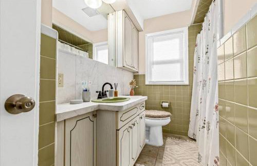 Newly Renovated 4 Bedroom 2 Bath Downtown Dearborn - Foto 19