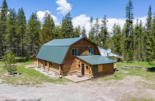 Grey Wolf Retreat by KABINO Sleeps 20 Commercial Kitchen Fire Pit WiFi Bunk Beds - Foto 3