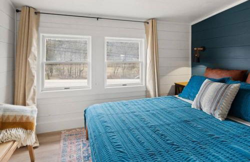 100% Renovated Stowe Village Farmhouse - Photo 32