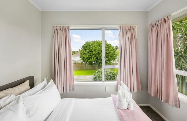 Inner City Retreat - WiFi - Netflix - Photo 27