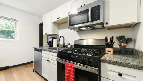 HostWise Stays - Pet Friendly Butler St Apt, Ground Floor with Private Entrance - Foto 5