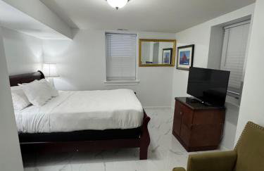 Lovely Remodeled 2bdrm Basement Home - Foto 33