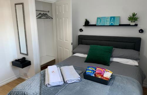 Douglas Apartment - Trains to Edin & Glasgow - Private Parking - Photo 9