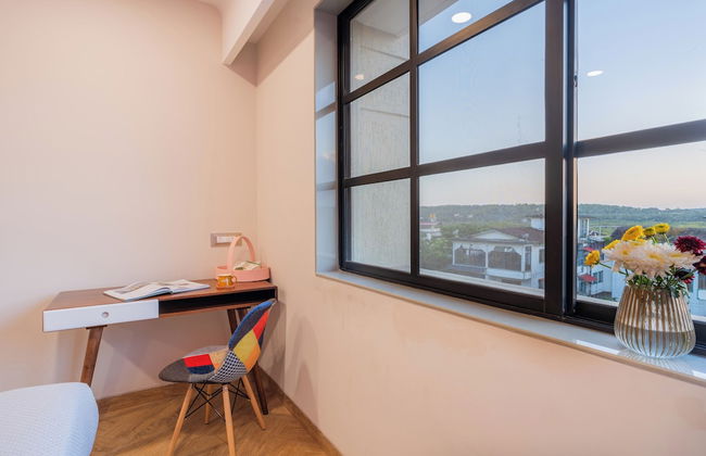 ELIVAAS Kamerios Brisa 1BHK with Jacuzzi - Photo 11