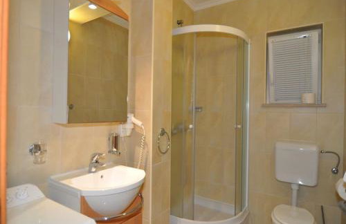 Holiday home Marina- beachfront, sea view and free parking - Photo 49