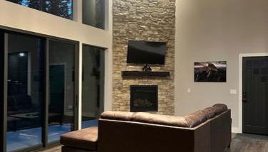 Mariposa Grove Creekside Retreat - To be featured on STAYCATION on the Destination Channel in 2026! - Foto 4
