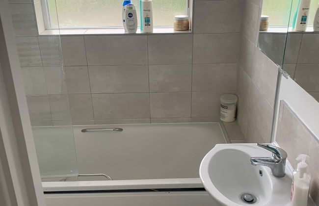 Immaculate 4 Bedroom House, Near Central London - Foto 13