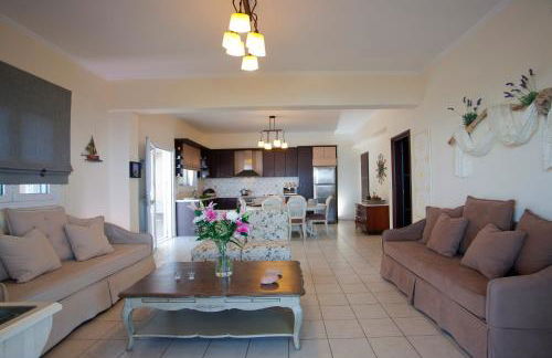 Amalia Apartments - Photo 16