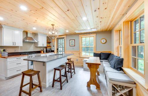 Lakefront Lovell Home with Dock Walk to Town Beach! - Foto 5