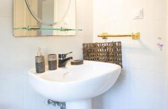 Τraditional fully detached villa on a luxurious hillock of Thessaloniki with its own garden also for family & wedding gatherings for 10 to 25 people only 15 minutes from airport - Foto 15