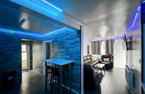 Cozy Hideaway With Hot Tub & Sauna Sleeps 7 - Foto 98