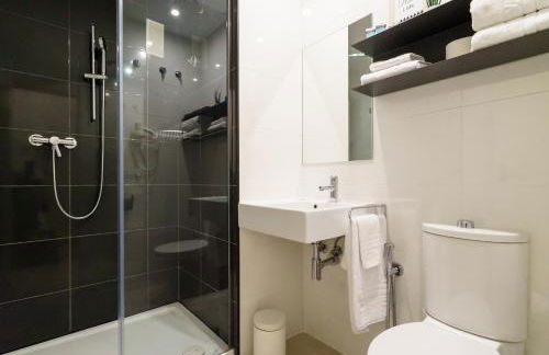 Valencia Home - Photo 28