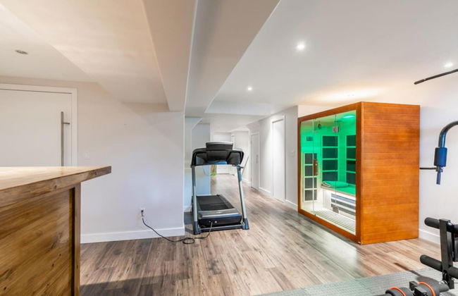 Unique Townhome Private HOT TUB Gym Sauna BBQ Playground Garage - Foto 40