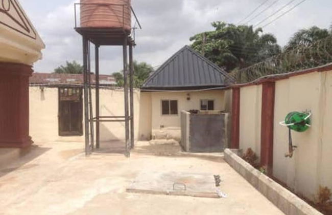 Charming 2-bed Cottage in Benin City - Foto 27