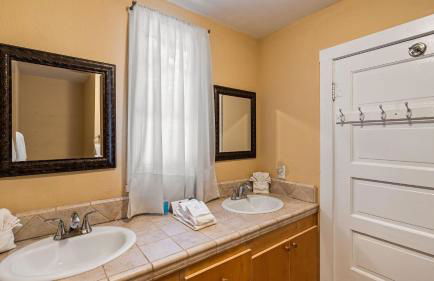 Dandelion by Avantstay Pool, 0.2mi to Downtown! - Foto 44