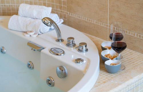 Villa Dolce Vita - Vista Colline, Jacuzzi, 3Suites & 5min dal mare - Foto 23