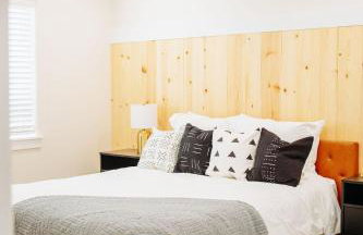 Creekside Cabins- Birch stylish stay w views - Foto 8