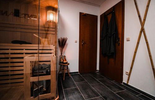 Stilvolle Wellness-Ferienwohnung in Neef Whirlpool, Sauna, Grill, Fitness, Billard & Moselblick - Photo 19