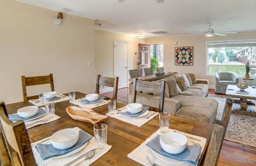 Waterfront Clear Lake Home with Game Room and Deck! - Foto 9