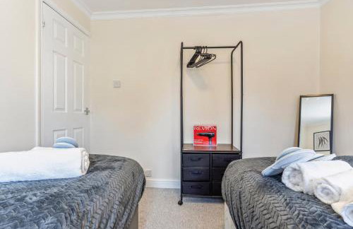 2 Bed Serviced Apartment in Surrey - Foto 12