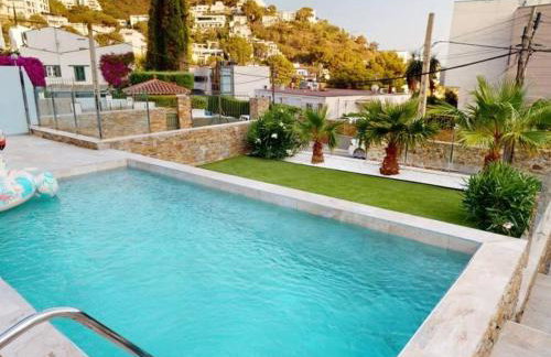 Preciosa casa Roses con piscina cerca playa AV 90 - Foto 2