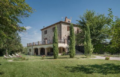 Cozy Apartment In Avigliano Umbro - Foto 10