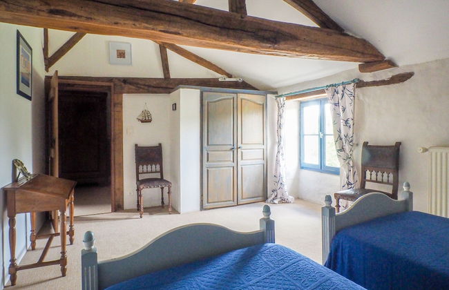 Holiday Home in Saint-laurent-de-la-salle With Pool - Foto 5