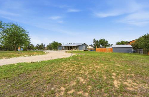 Game Barn, Cowboy Pool, 17ft Movie Screen - sleeps 10 - Photo 41