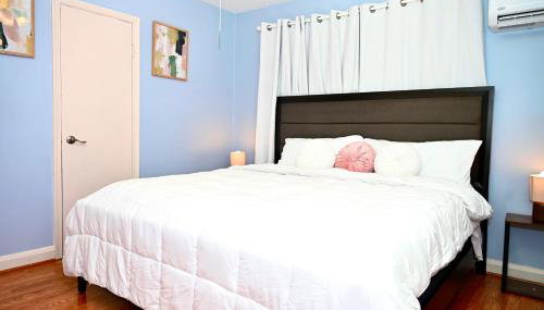 The Charming Cozy 4-Bedroom Getaway in Glen Burnie - Foto 4, wardrobe