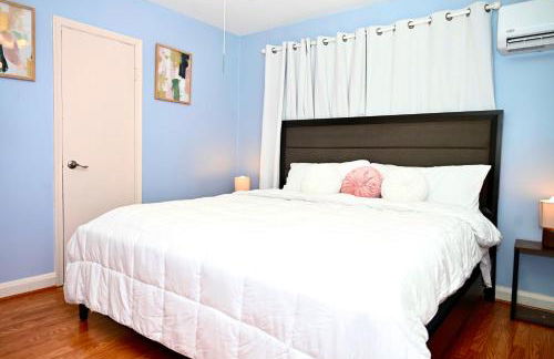 The Charming Cozy 4-Bedroom Getaway in Glen Burnie - Foto 3