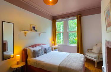 Spacious home in Leeds ideal for gatherings with free parking - Foto 40