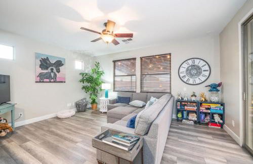 Pool and Patio Family-Friendly Goodyear Home! - Foto 3