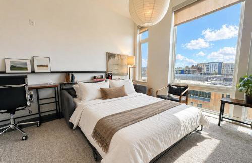 Modern 1BR Apt with Rooftop, Gym, and Parking - Foto 5