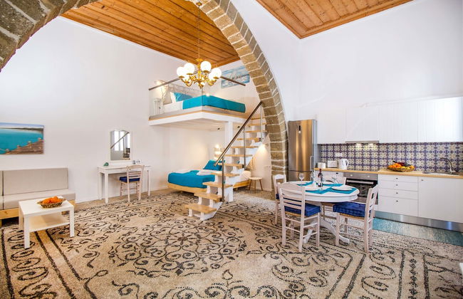 The Red Door in Koskinou - Photo 1