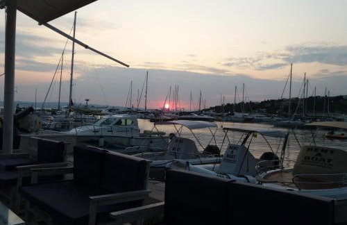 Nina SeaView - Photo 33