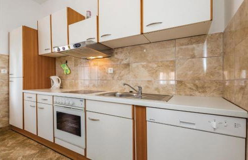 Cozy Apartment In Lukovo Sugarje - Foto 7